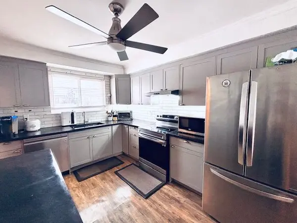 925 Bayly ST #7, Pickering, ON L1W 1L4