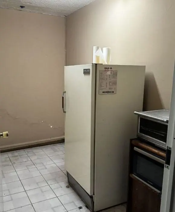 9 Caster AVE #4, Vaughan, ON L4L 5Z1