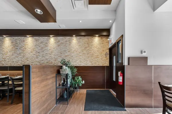 4000 Steeles AVE W #15, Vaughan, ON L4L 4V9