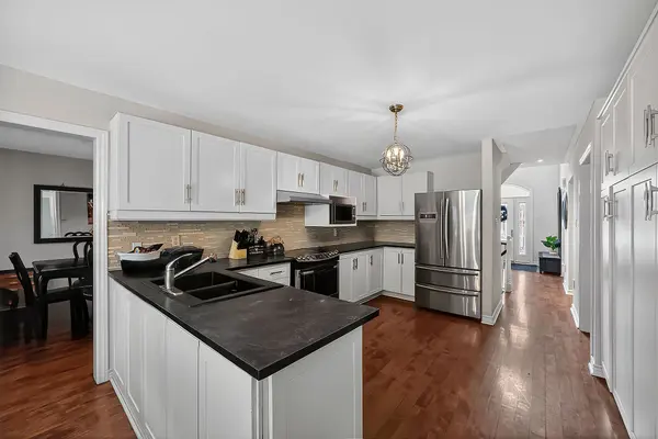 25 Falling Brook DR, Barrie, ON L4N 7E9