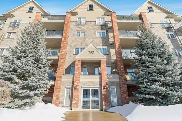 Barrie, ON L4N 5T5,39 Ferndale DR S #202