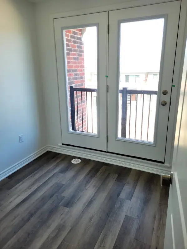 Barrie, ON L9J 0G5,94 Ennerdale ST