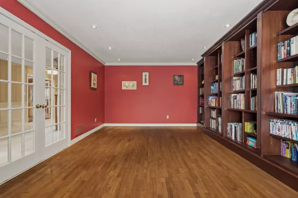 Hamilton, ON L9G 4V9,141 Garden AVE