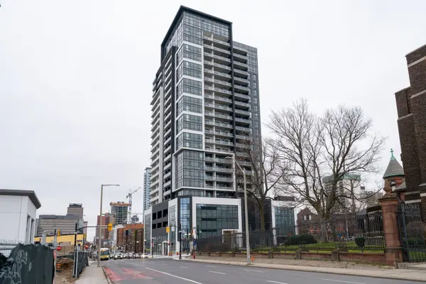 15 Queen ST S #807, Hamilton, ON L8P 0C6