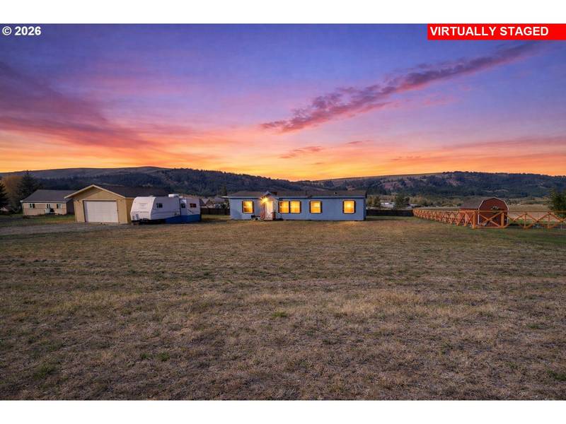 900 N 15TH AVE, Elgin, OR 97827