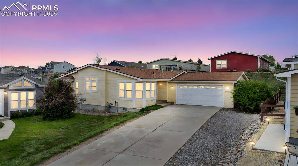 4481 Kingfisher PT, Colorado Springs, CO 80922