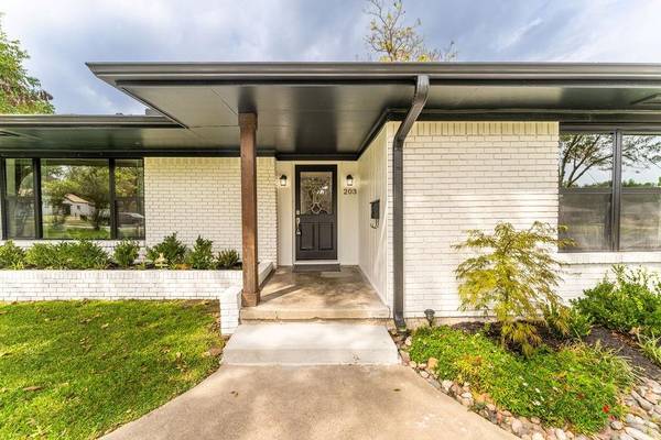 203 Walnut Street,  Terrell,  TX 75160