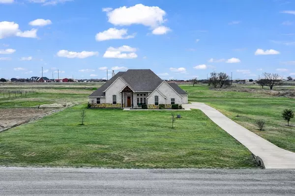 2011 Perkins Lane, Weatherford, TX 76088
