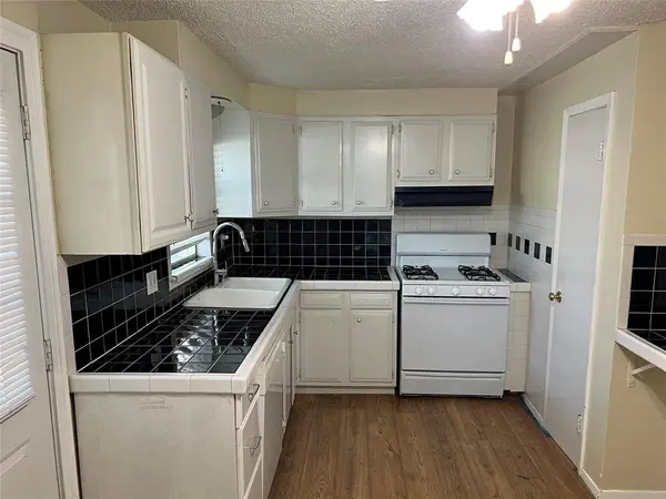 3304 Huron Trail, Lake Worth, TX 76135