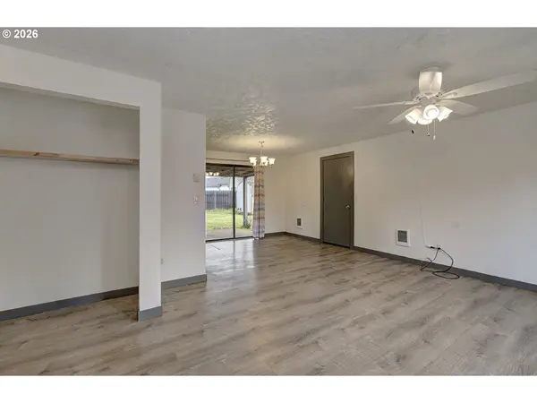 3915 NE 137TH AVE, Vancouver, WA 98682