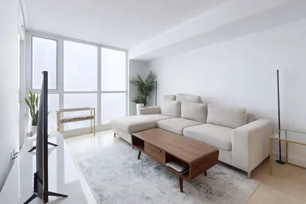 75 Queens Wharf RD #1606, Toronto C01, ON M5V 0J8