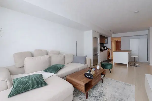 75 Queens Wharf RD #1606, Toronto C01, ON M5V 0J8