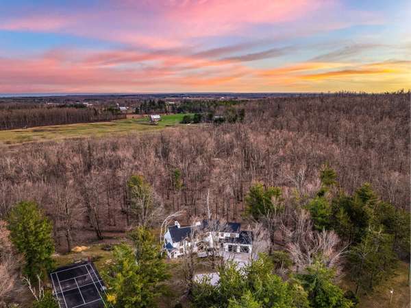 1359 Old Barrie RD E, Oro-medonte, ON L0L 1T0