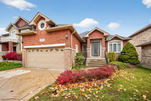 16 Stapleton PL, Barrie, ON L4N 5Z3