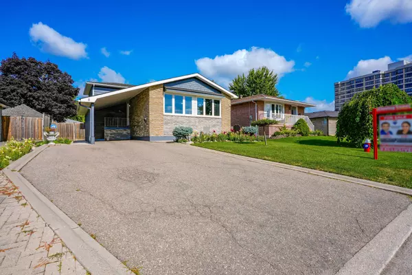 Brampton, ON L6Y 1A1,8 Edwin DR