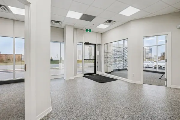 5250 Solar DR #33, Mississauga, ON L4W 5M8