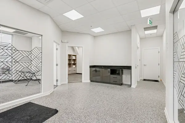 5250 Solar DR #33, Mississauga, ON L4W 5M8