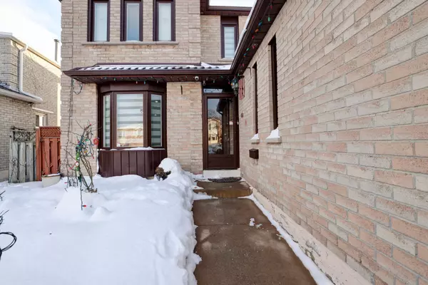 Brampton, ON L6Y 3R4,5 Clydesdale CIR