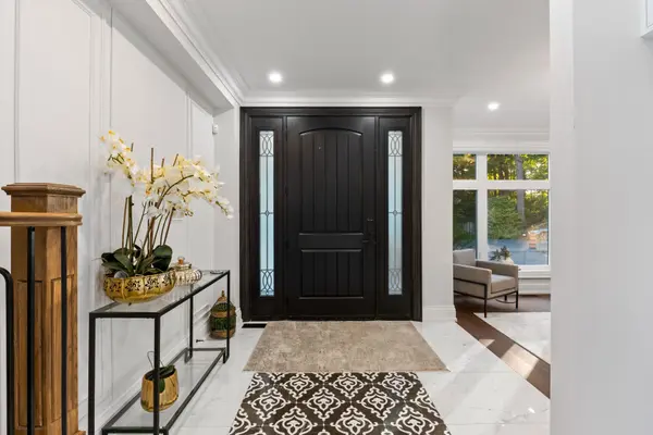 72 Oakes DR, Mississauga, ON L5G 3M1