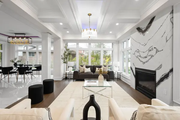 72 Oakes DR, Mississauga, ON L5G 3M1