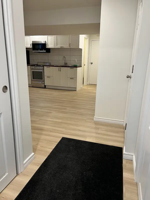 Guelph, ON N1E 7H1,19 Breesegarden LN