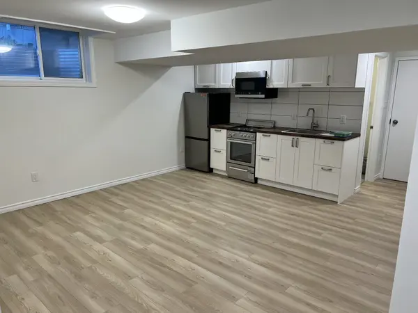 Guelph, ON N1E 7H1,19 Breesegarden LN