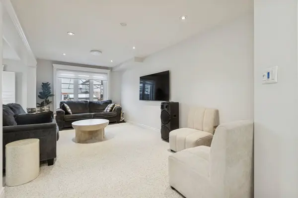 409 Tealby CRES, Waterloo, ON N2J 4Y8