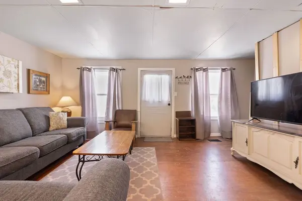 25 Thomas ST, Tweed, ON K0K 3H0