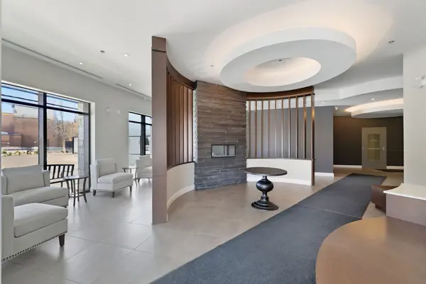 1 Redfern AVE #425, Hamilton, ON L9C 0E6