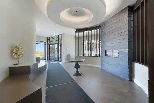 1 Redfern AVE #425, Hamilton, ON L9C 0E6