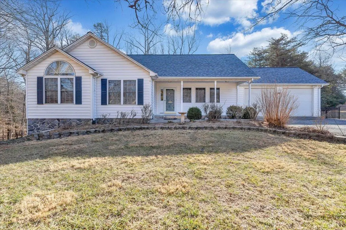 111 Donegal LN, Bedford, VA 24523