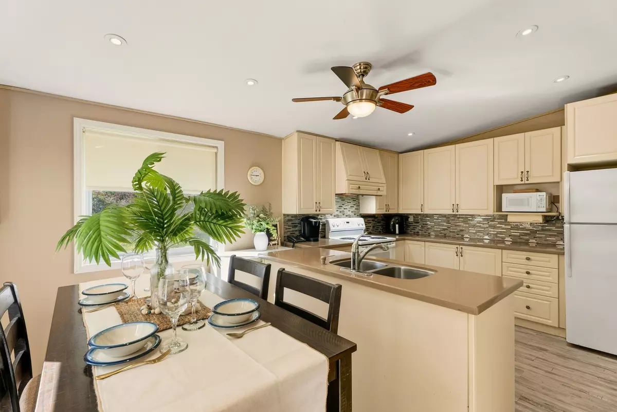 Gravenhurst, ON P0E 1G0,1161 North Kahshe Lake RD