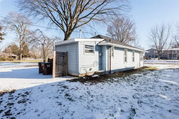 5697 Venice RD, Frenchtown Township, MI 48166