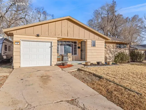 18 Dundee LN, Pueblo, CO 81001