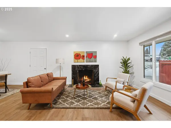 3299 DURLAND DR, Hood River, OR 97031