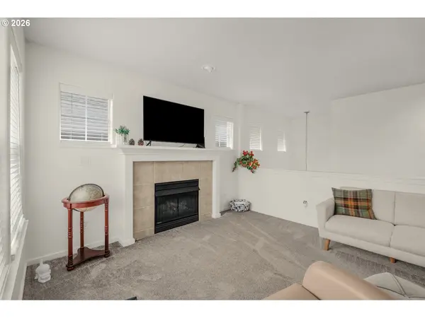 7129 NE STONEWATER ST, Hillsboro, OR 97124