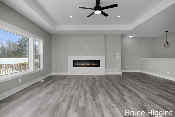 8516 Warner ST, Allendale Twp, MI 49401