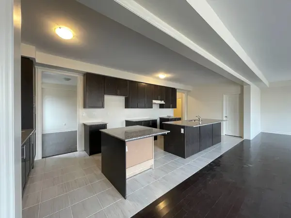 1231 Plymouth DR, Oshawa, ON L1L 0T9