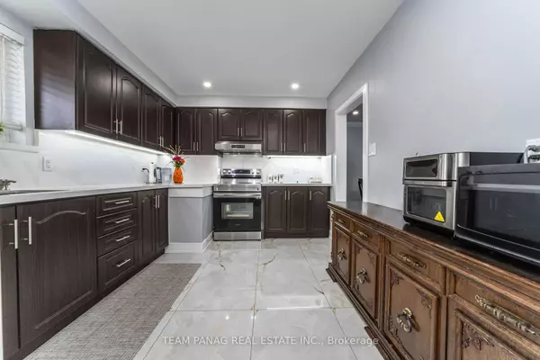 Brampton, ON L6W 3B9,8 Benton ST