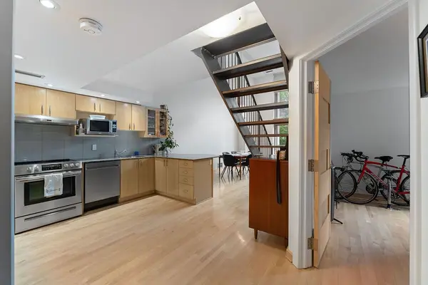 29 Main ST #111, Glebe - Ottawa East And Area, ON K1S 1B1