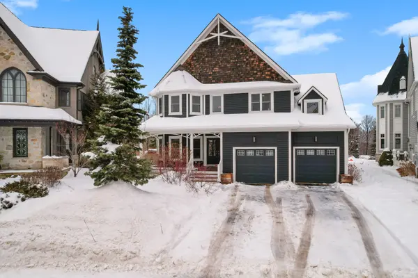 Blue Mountains, ON L9Y 0V1,156 Snowbridge WAY