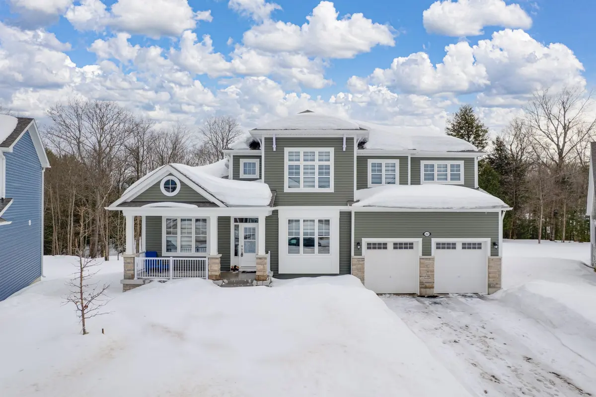 22 Dyer CRES, Bracebridge, ON P1L 0N4