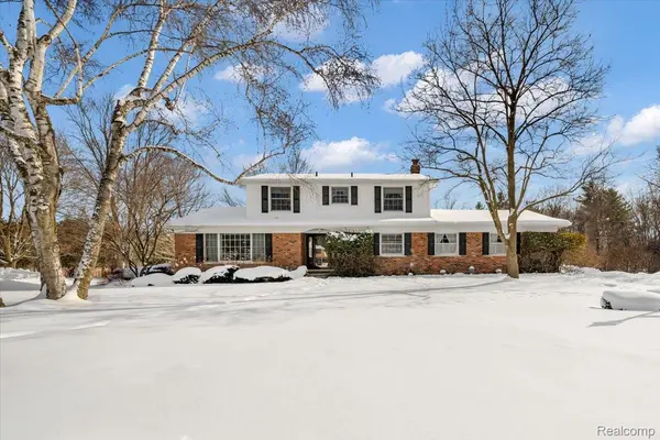 5815 Beechview DR, Oakland Charter Township, MI 48306