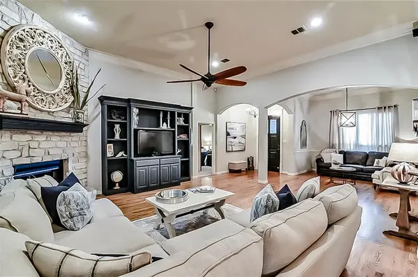 3203 Vista Lake Circle, Mansfield, TX 76063