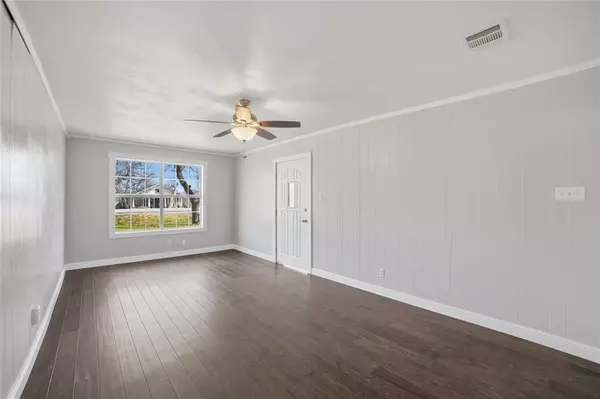 Crandall, TX 75114,404 S 4th Street