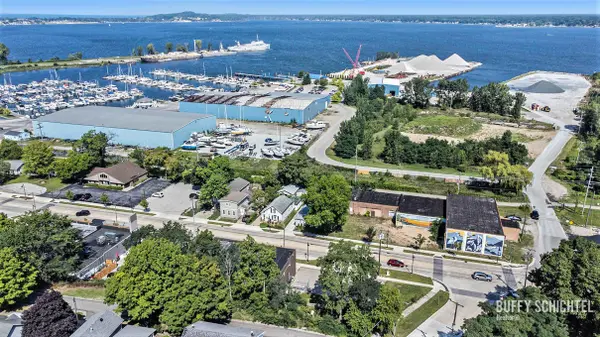 1812 Lakeshore DR, Muskegon City, MI 49441