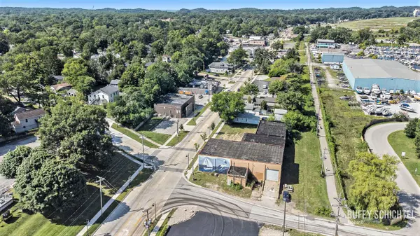 1812 Lakeshore DR, Muskegon City, MI 49441