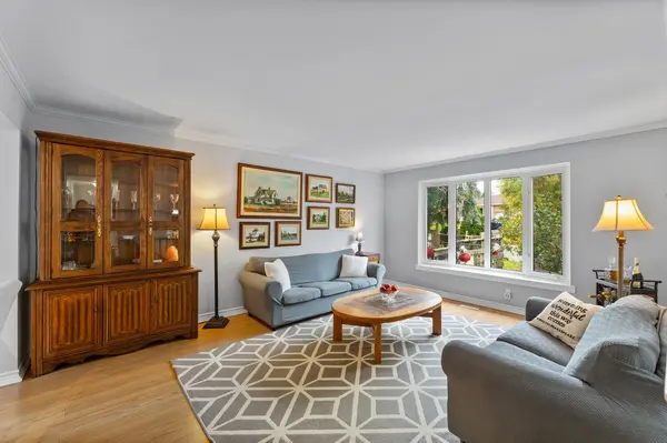 14 Lee AVE, Bradford West Gwillimbury, ON L3Z 1A9