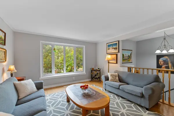 14 Lee AVE, Bradford West Gwillimbury, ON L3Z 1A9