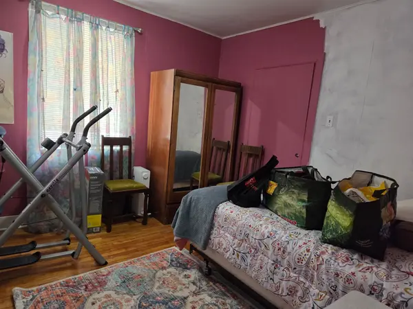 52 McDonald ST, Barrie, ON L4M 1P3